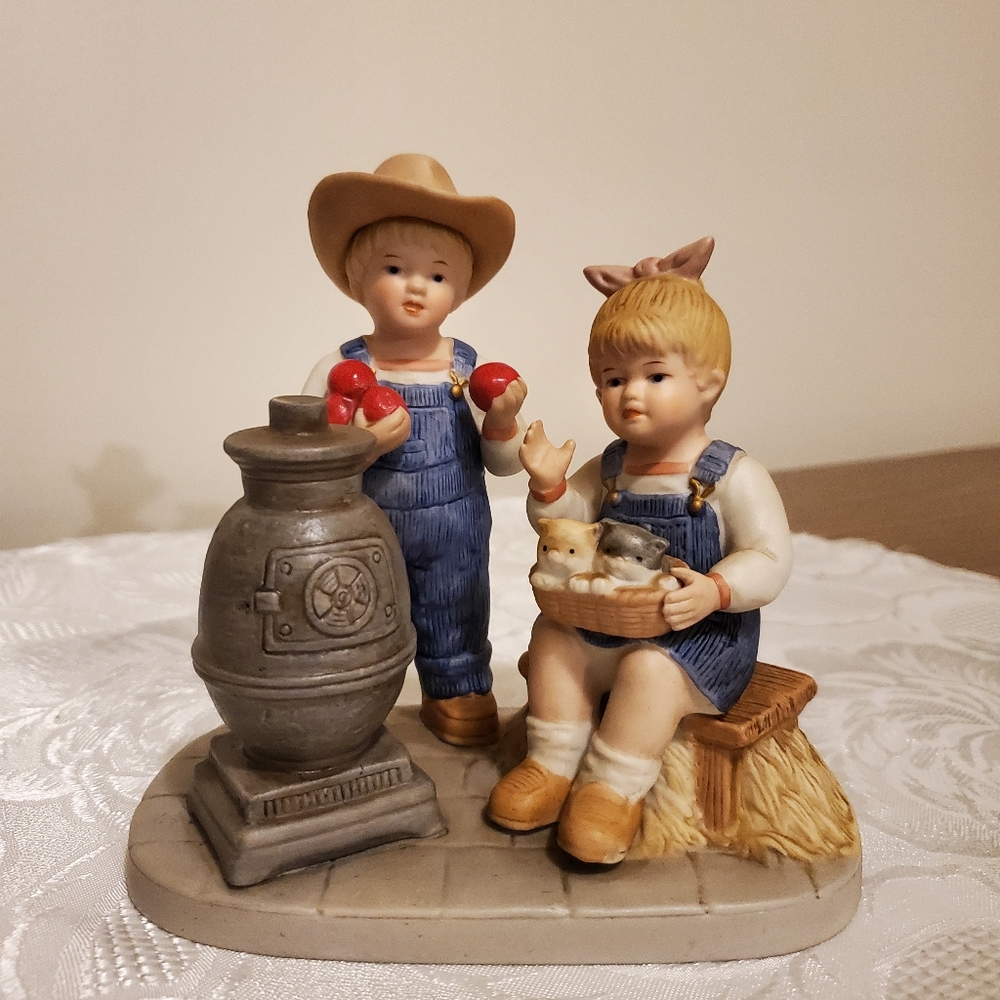 HOMCO Denim Days Figurine #1517 Autumn Evening